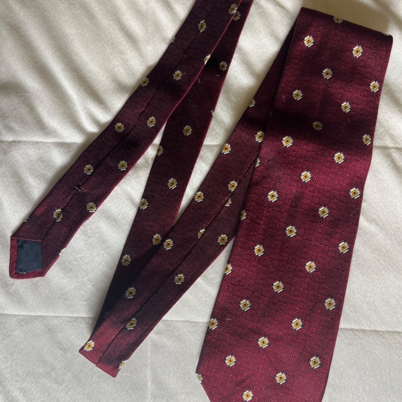 Brooks Brothers Burgandy Silk Tie - Picture 3 of 3